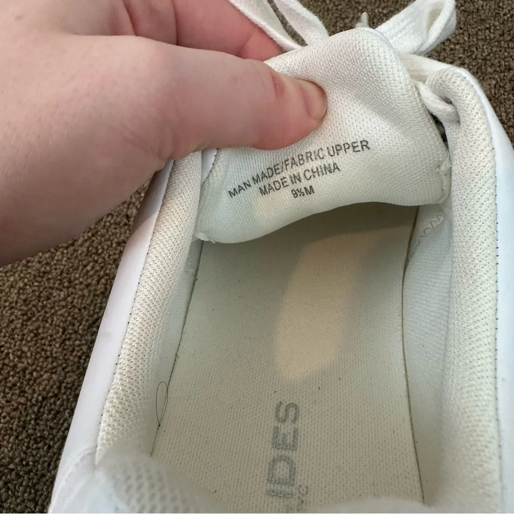 J/ Slides Metallic Trim Platform Sneaker 9.5 Women's